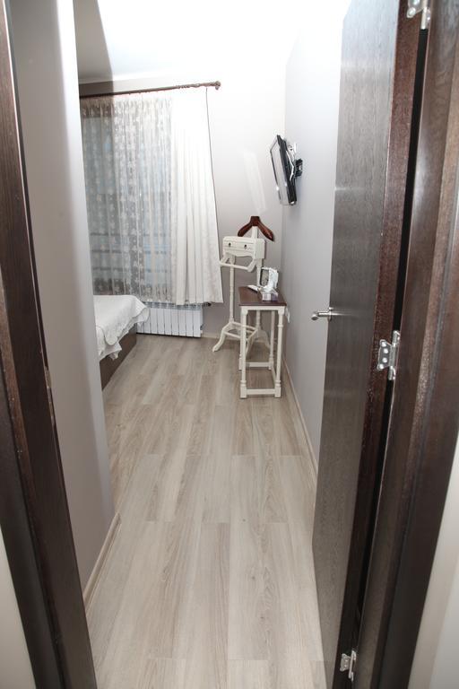 Apartment Retro 8 ドブリチ エクステリア 写真